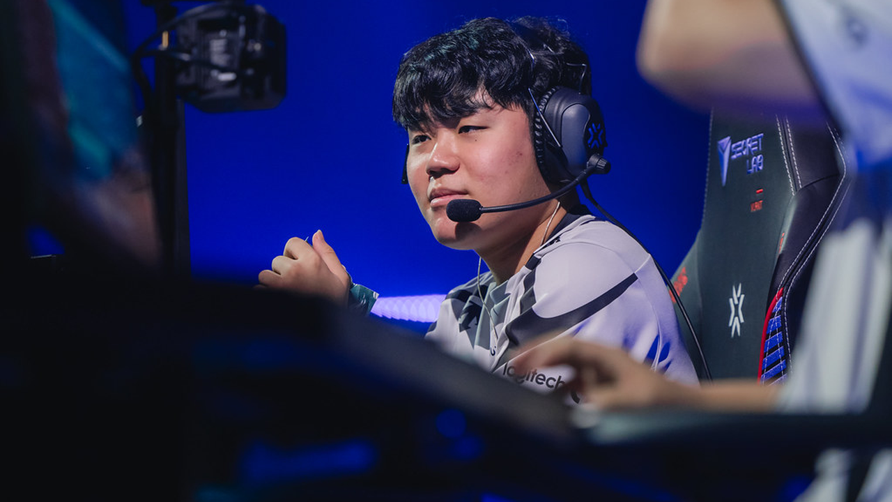 El jugador de Gen.G, Ash, compite en el escenario de VCT Pacific