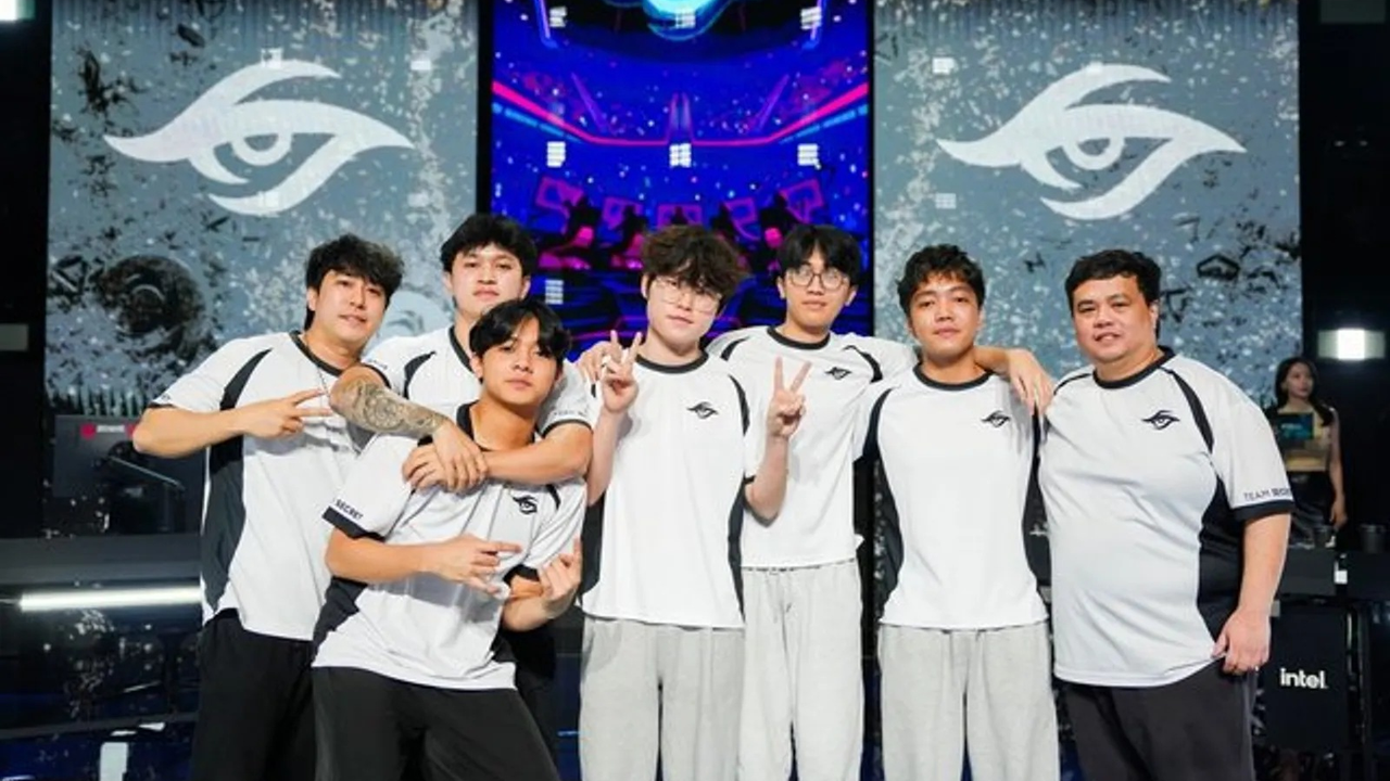 Team Secret Valorant-spelare firar tillsammans på VCT Pacific-scenen