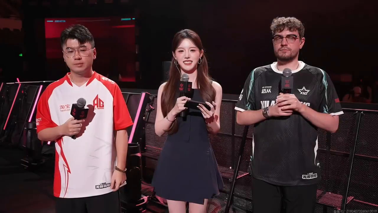 Spelare från All Gamers och Xi Lai Gaming efter deras pågående VCT China-serie