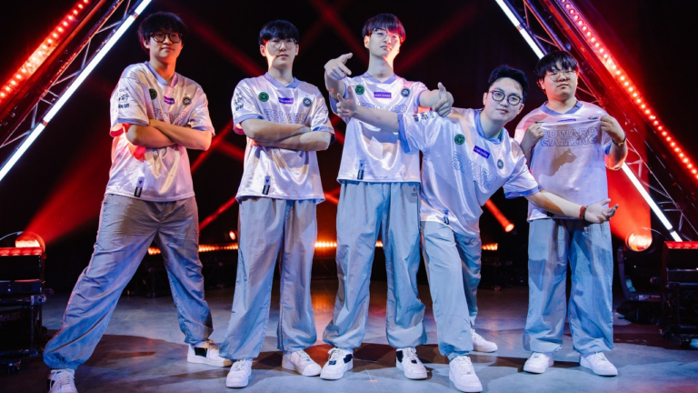 EDward Gaming recover to beat Wolves Esports 2-1