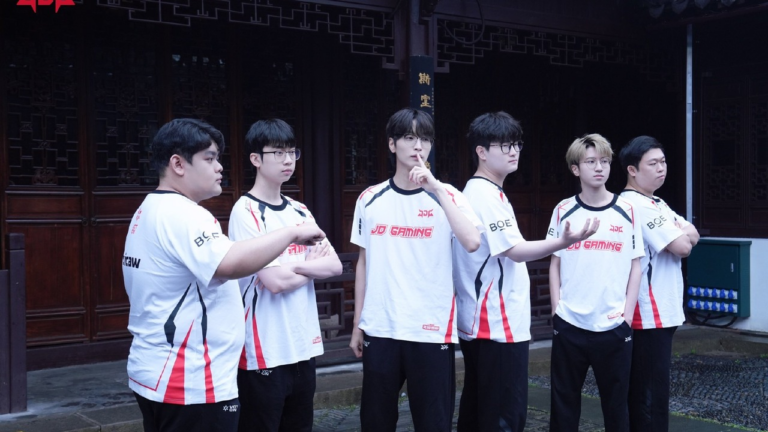 JDG Esports eliminate EDward Gaming in two maps
