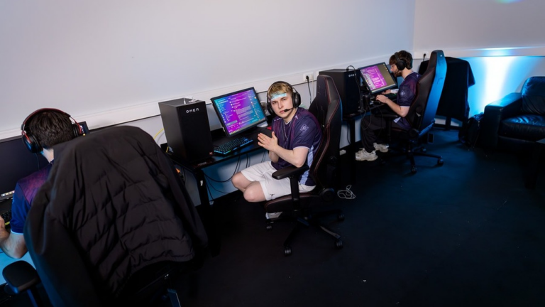 Joblife defeat PCIFIC on the deciding Split map