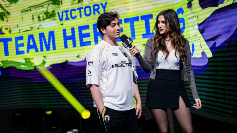 Team Heretics survive three maps against Natus Vincere